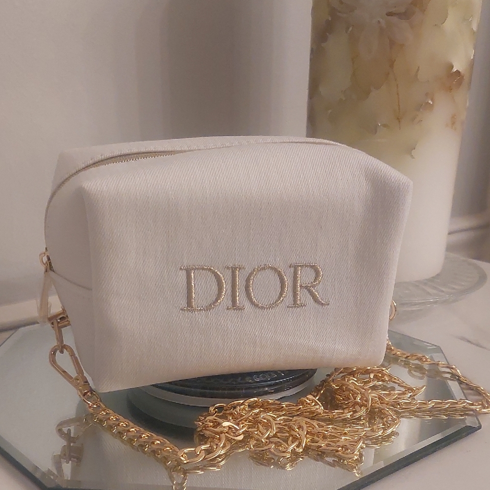 ✨💫❣️Dior White & Gold Cosmetic pouch with Chain Strap💫❣️